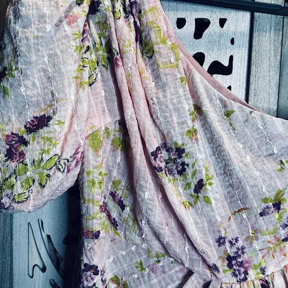 Elliatt Esteem Mini Dress - Picture 7 of 7